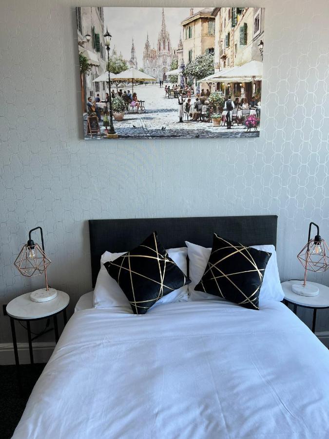 Oyo Marine Parade Hotel, Eastbourne Pier Luaran gambar