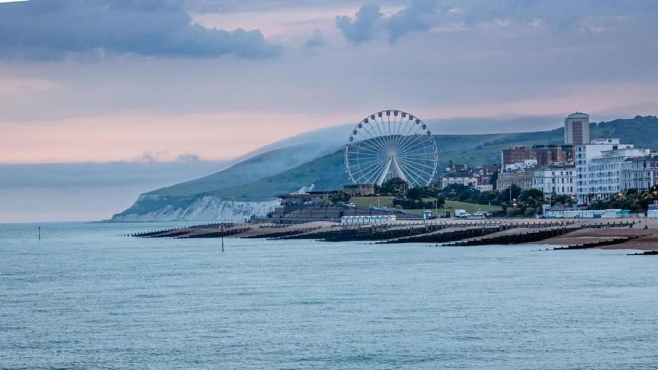 Oyo Marine Parade Hotel, Eastbourne Pier Luaran gambar